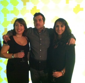 Eu, o arquiteto da exposição, Fernando Sapupo, e a curadora da exposição, Danielle Rocha Athayde.